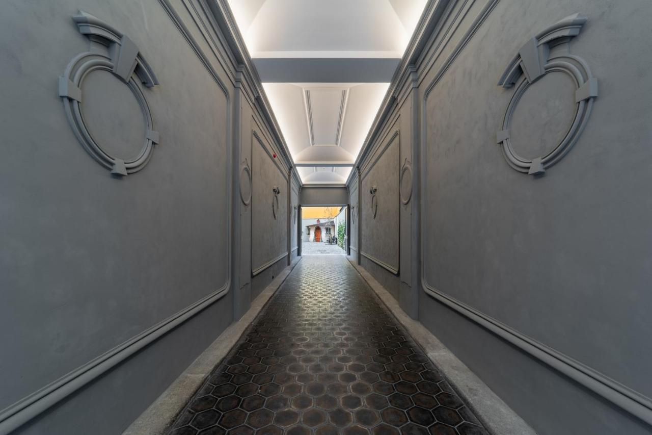 The Viaduct - & Otel Prag
